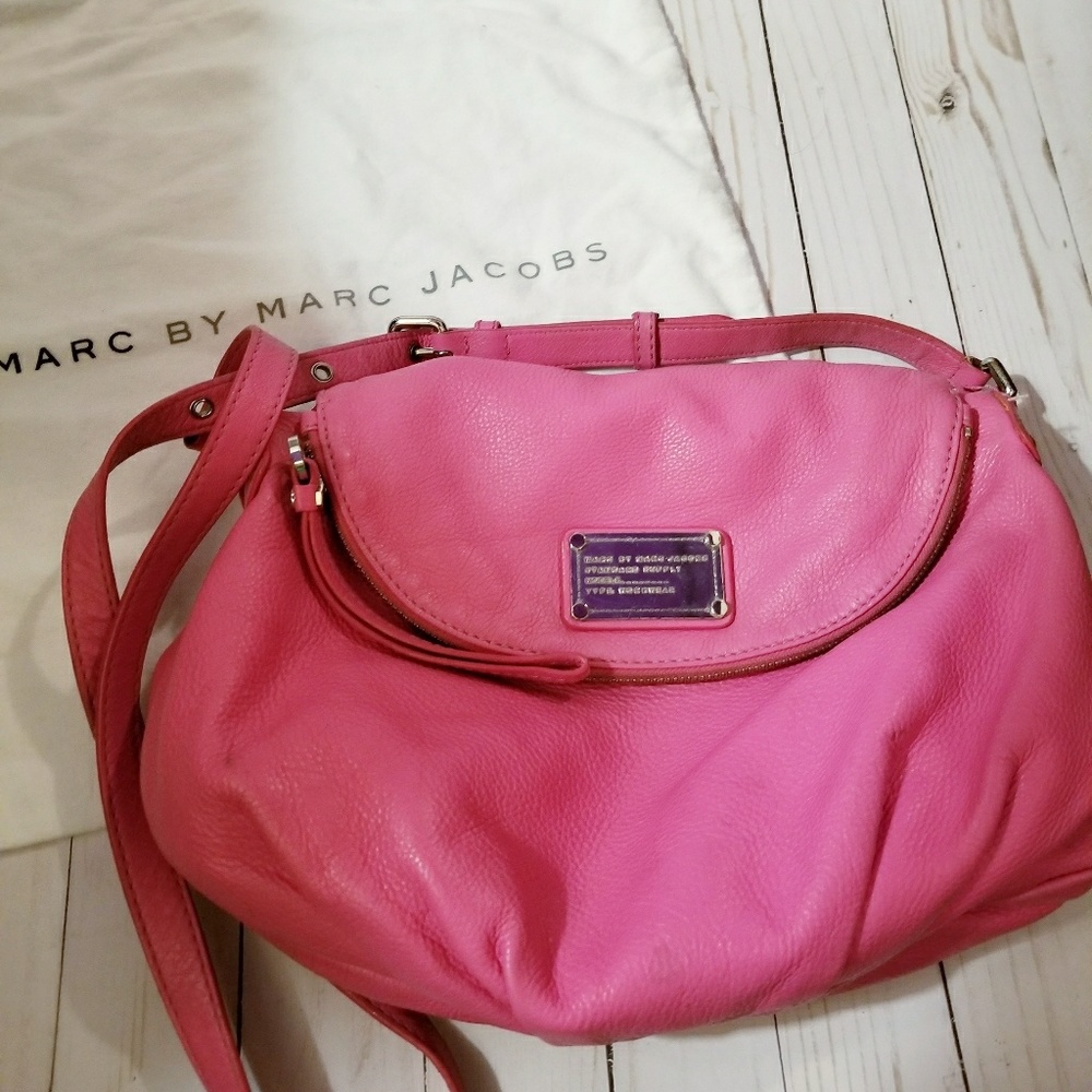 Marc Jacobs Classic leather messenger bag